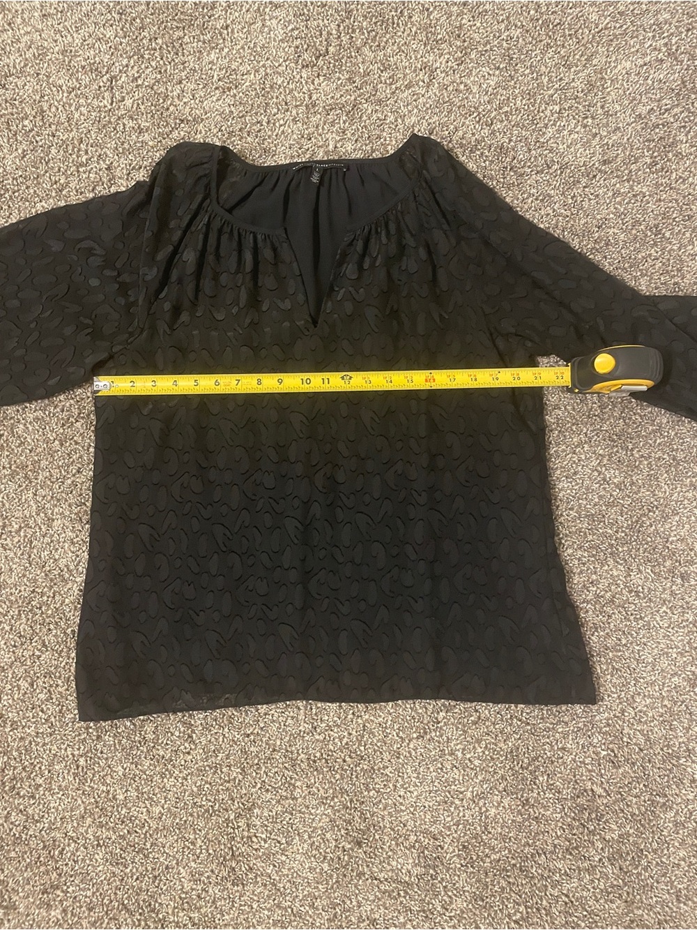 🖤 White House Black Market Black Sheer Patterned Blouse 🖤 - Picture 6 of 8